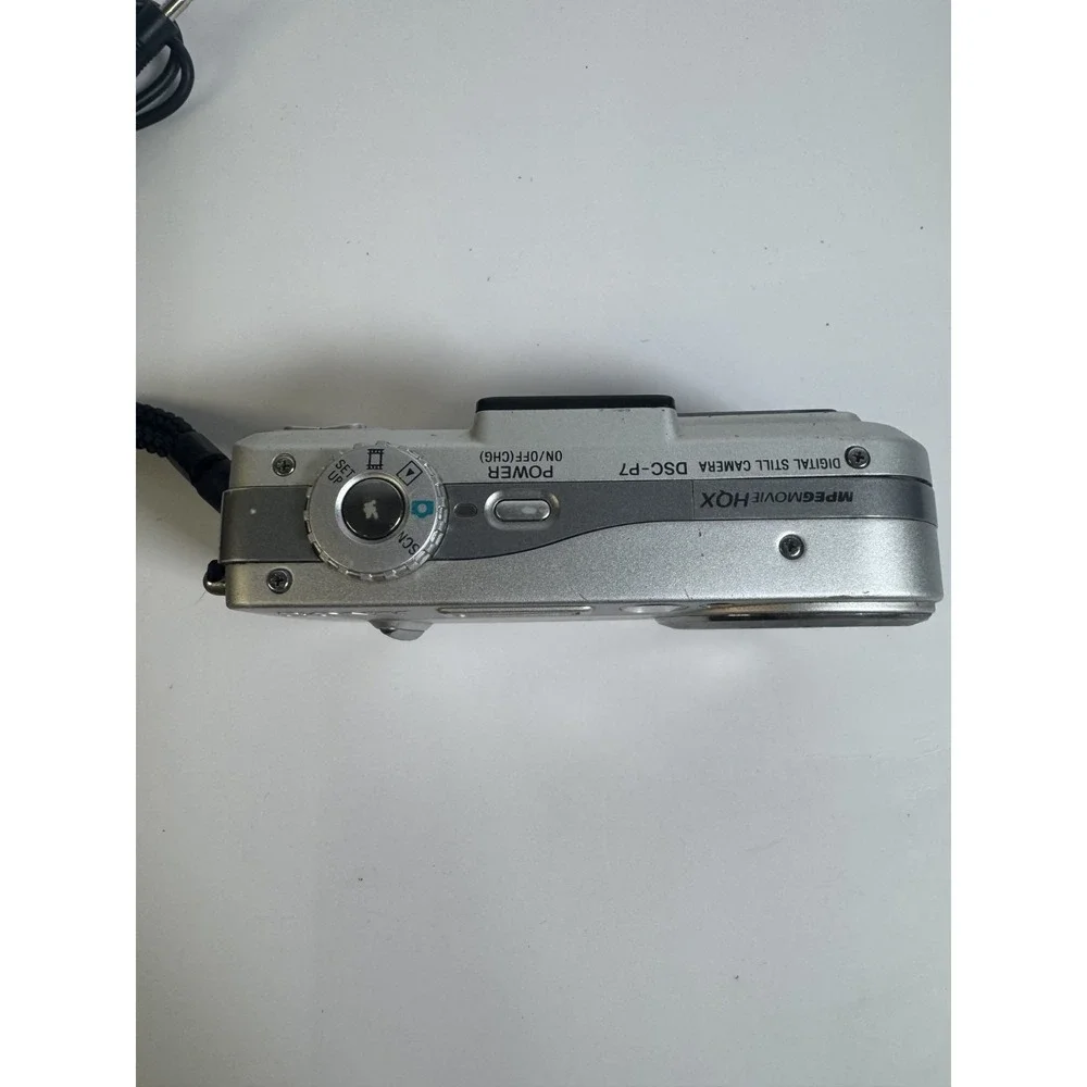 Sony Cyber-shot DSC-P7 3.2MP Digital Camera Silver Battery Charger Memory Stick